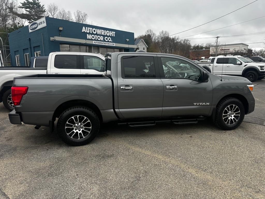 Nissan Titan 4x4 Crew Cab SV 2021