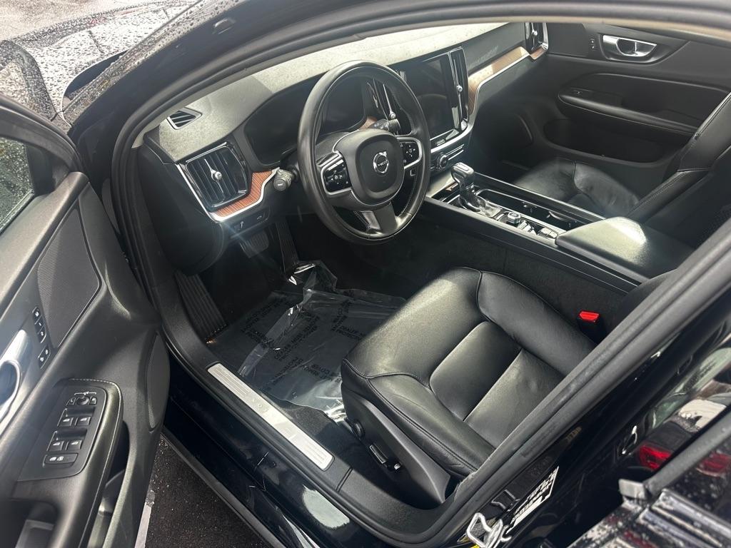 Volvo S60 T5 AWD Momentum 2021