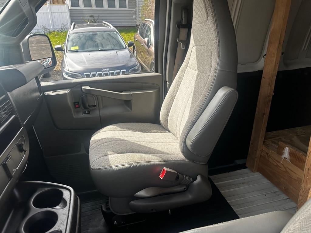 Chevrolet Express Cargo Van RWD 2500 135" 2019