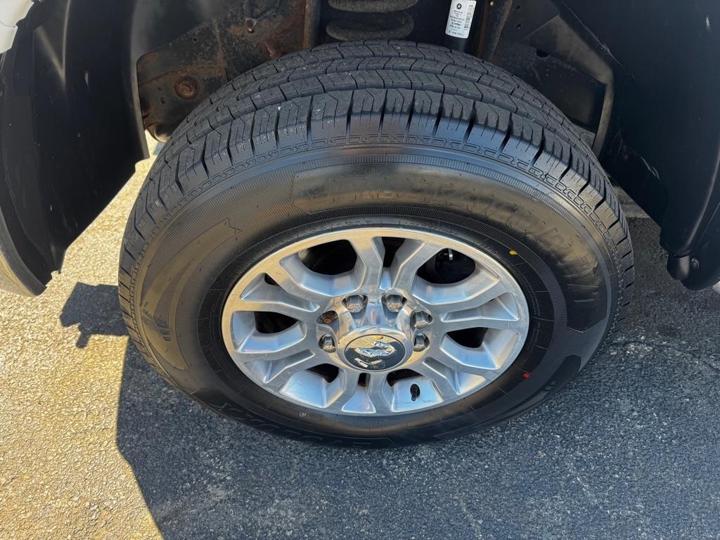 RAM 3500 4WD Reg Cab 143" WB 60" CA Tradesman 2015