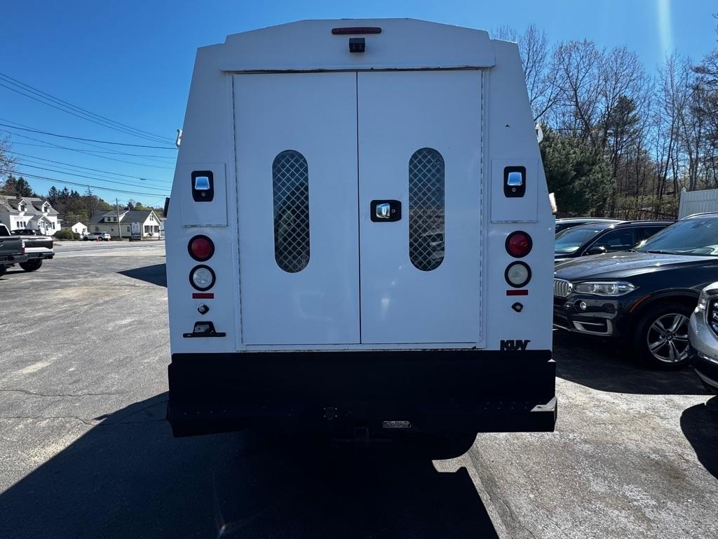 RAM 3500 4WD Reg Cab 143" WB 60" CA Tradesman 2015