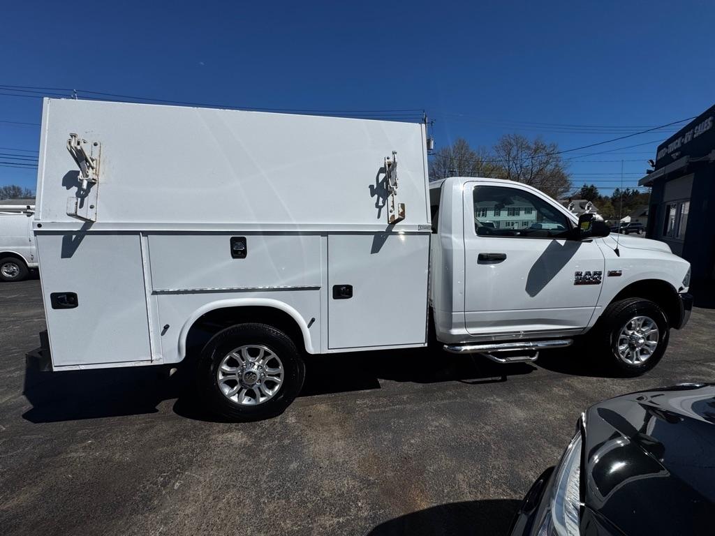 RAM 3500 4WD Reg Cab 143" WB 60" CA Tradesman 2015