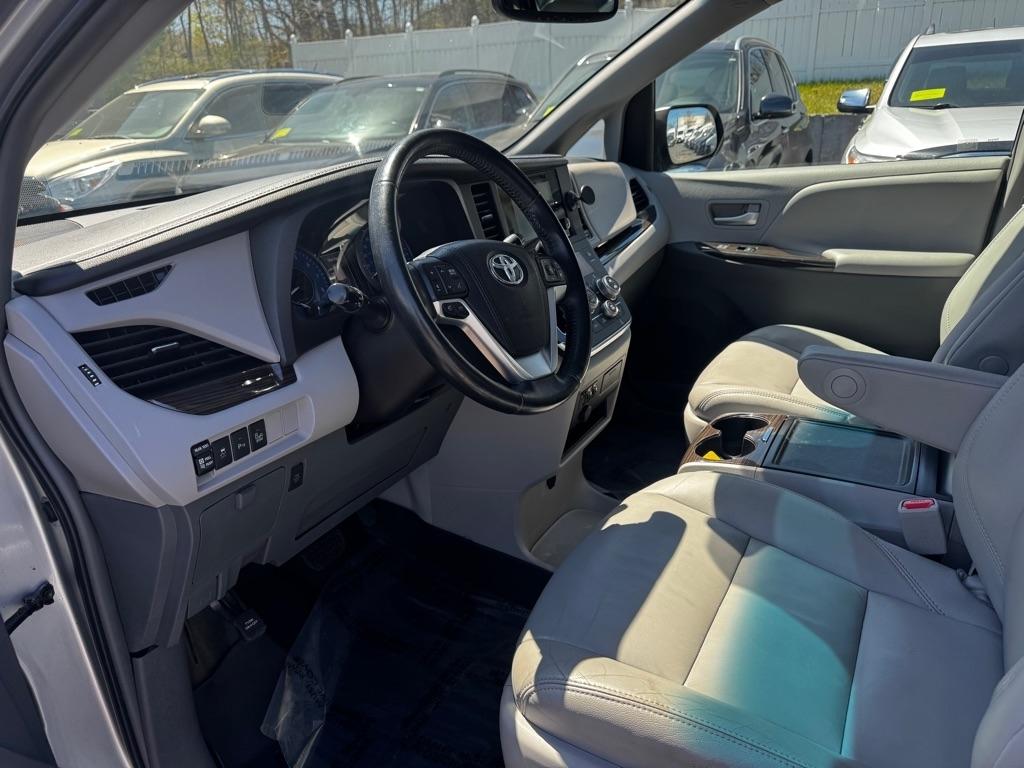 Toyota Sienna 5dr 7-Pass Van Ltd AWD (Natl) 2015