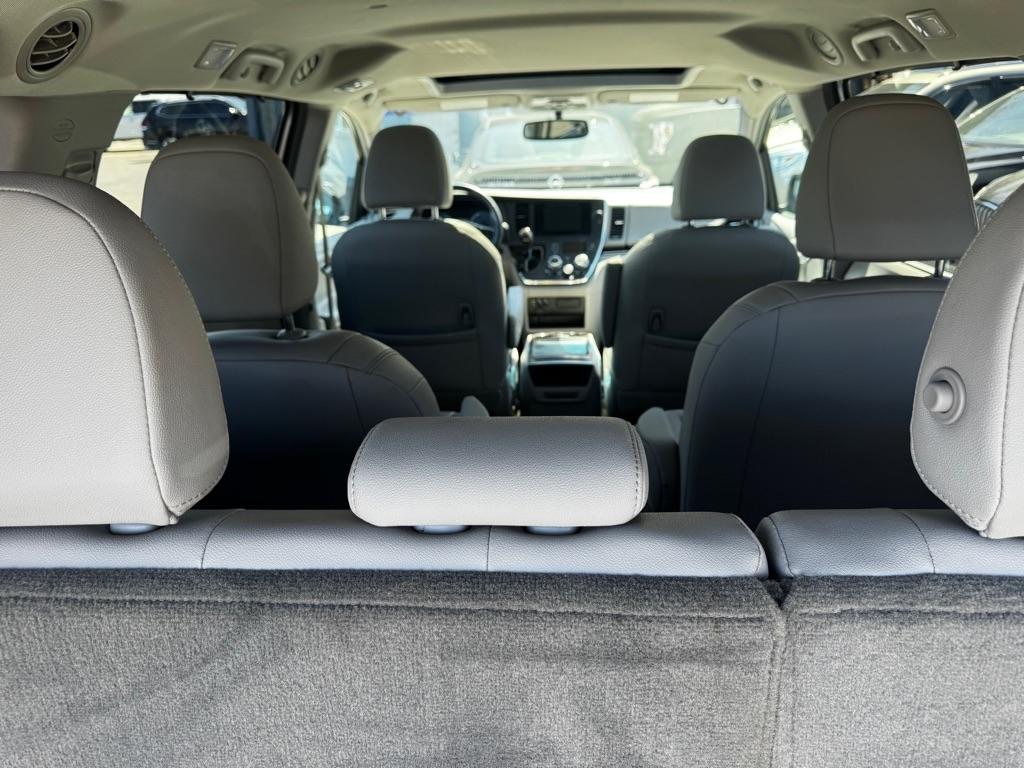 Toyota Sienna 5dr 7-Pass Van Ltd AWD (Natl) 2015