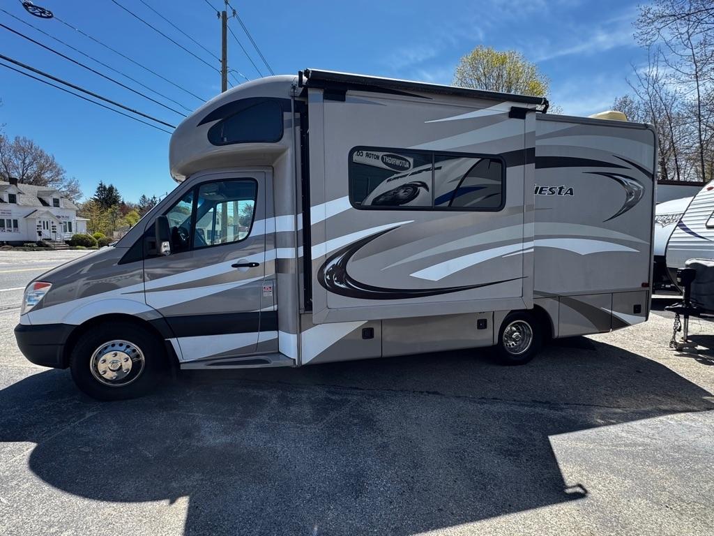 Thor Motor Coach Siesta  2013