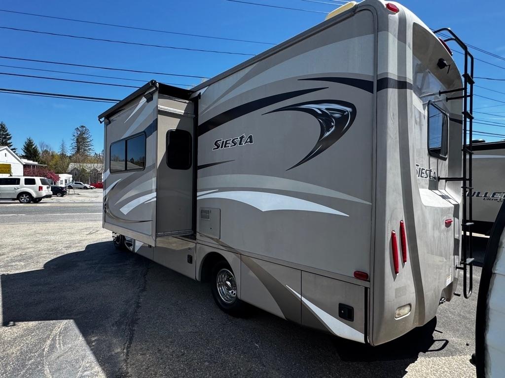 Thor Motor Coach Siesta  2013