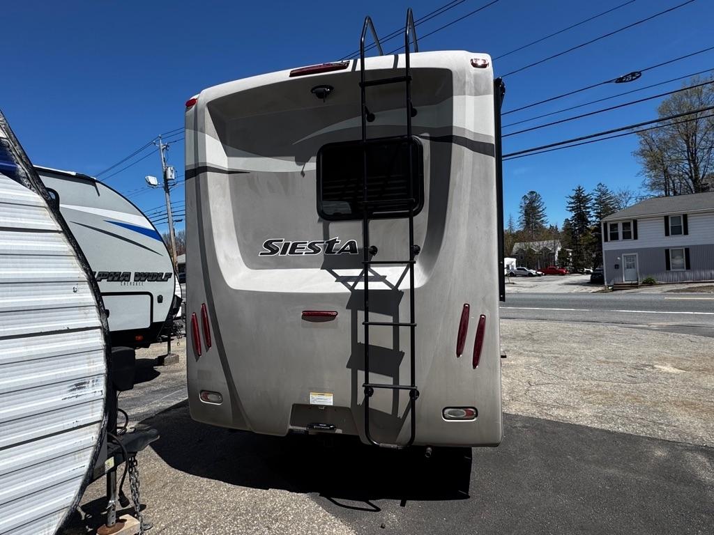 Thor Motor Coach Siesta  2013