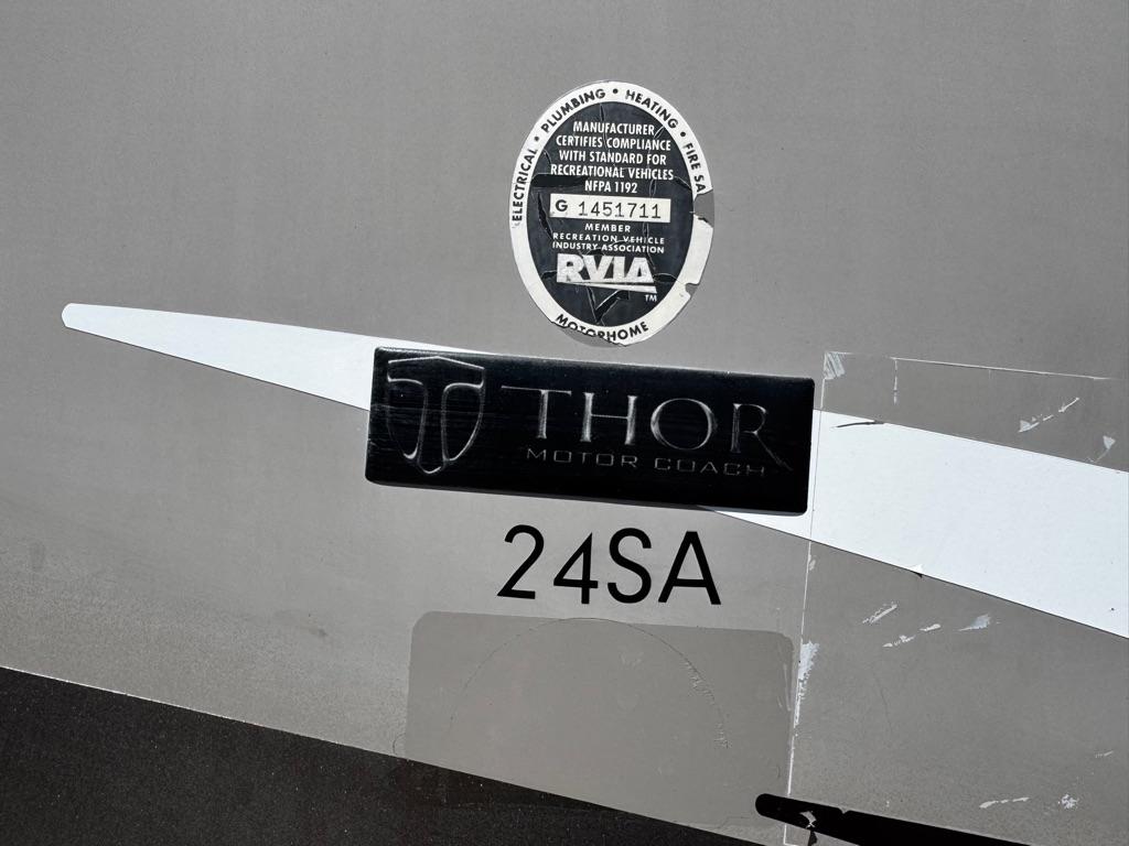 Thor Motor Coach Siesta  2013
