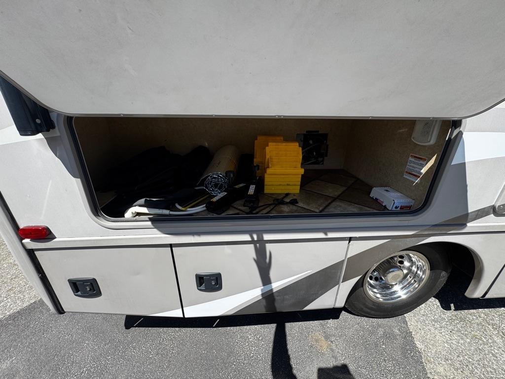 Thor Motor Coach Siesta  2013