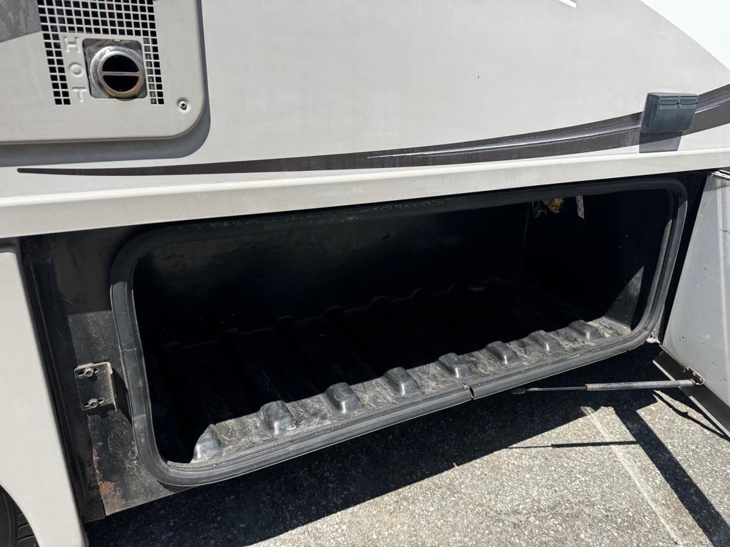 Thor Motor Coach Siesta  2013