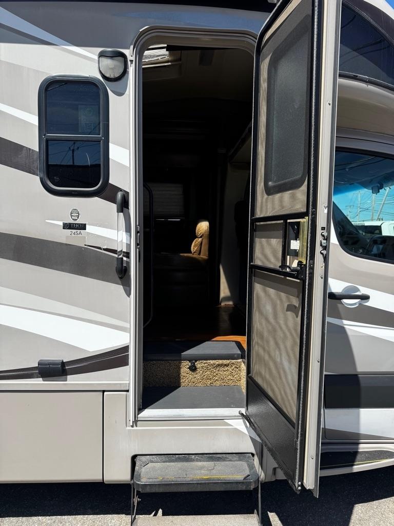 Thor Motor Coach Siesta  2013