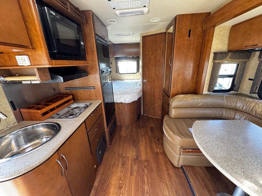 Thor Motor Coach Siesta  2013