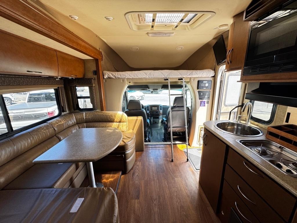 Thor Motor Coach Siesta  2013