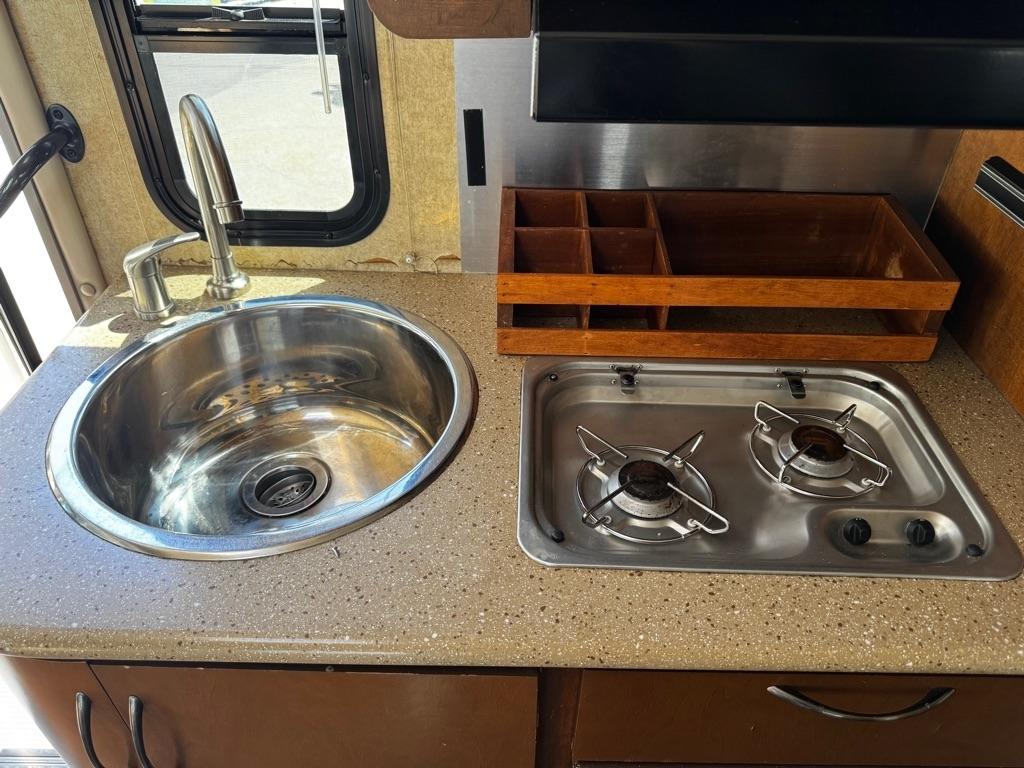 Thor Motor Coach Siesta  2013