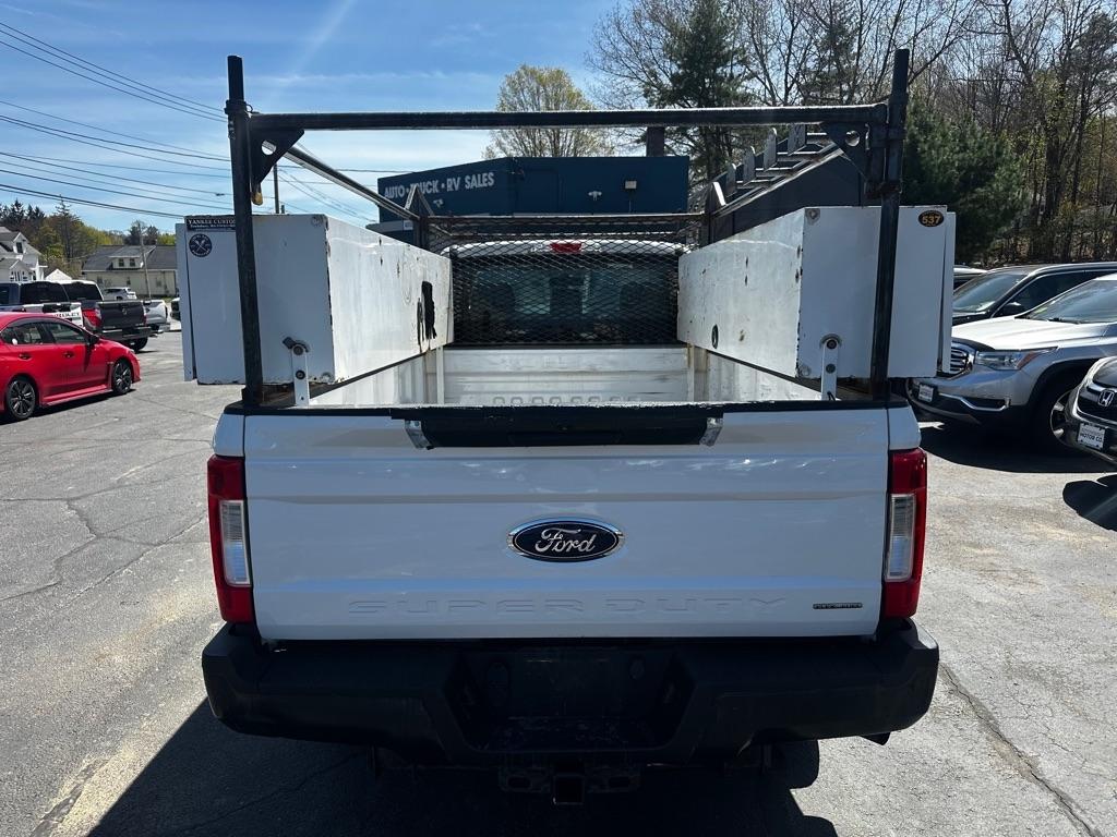 Ford Super Duty F-350 SRW XLT 2WD Reg Cab 8' Box 2018
