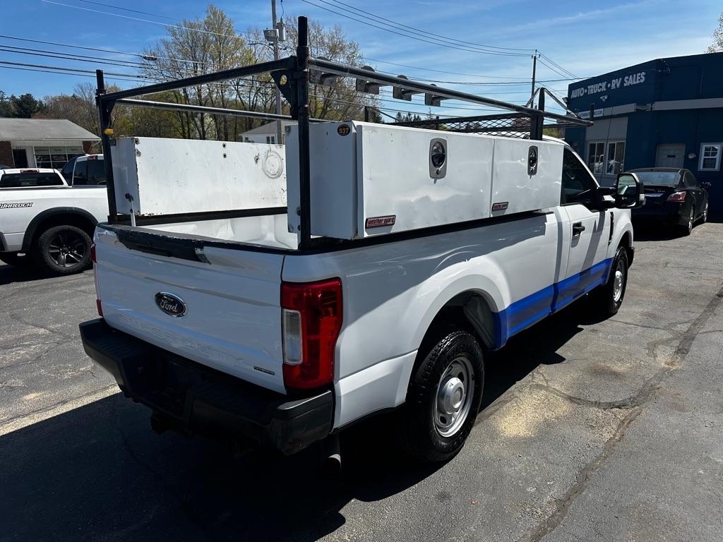 Ford Super Duty F-350 SRW XLT 2WD Reg Cab 8' Box 2018