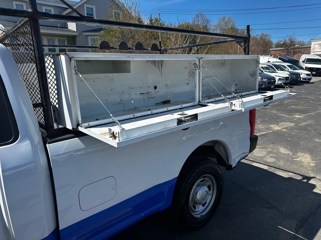 Ford Super Duty F-350 SRW XLT 2WD Reg Cab 8' Box 2018