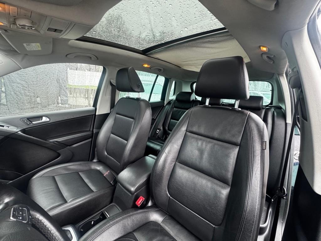Volkswagen Tiguan 4WD 4dr S 4Motion 2011