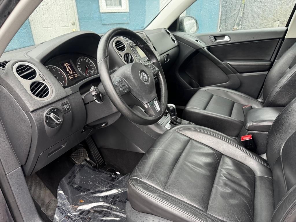 Volkswagen Tiguan 4WD 4dr S 4Motion 2011