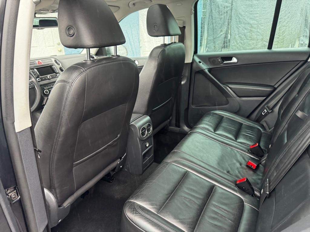 Volkswagen Tiguan 4WD 4dr S 4Motion 2011