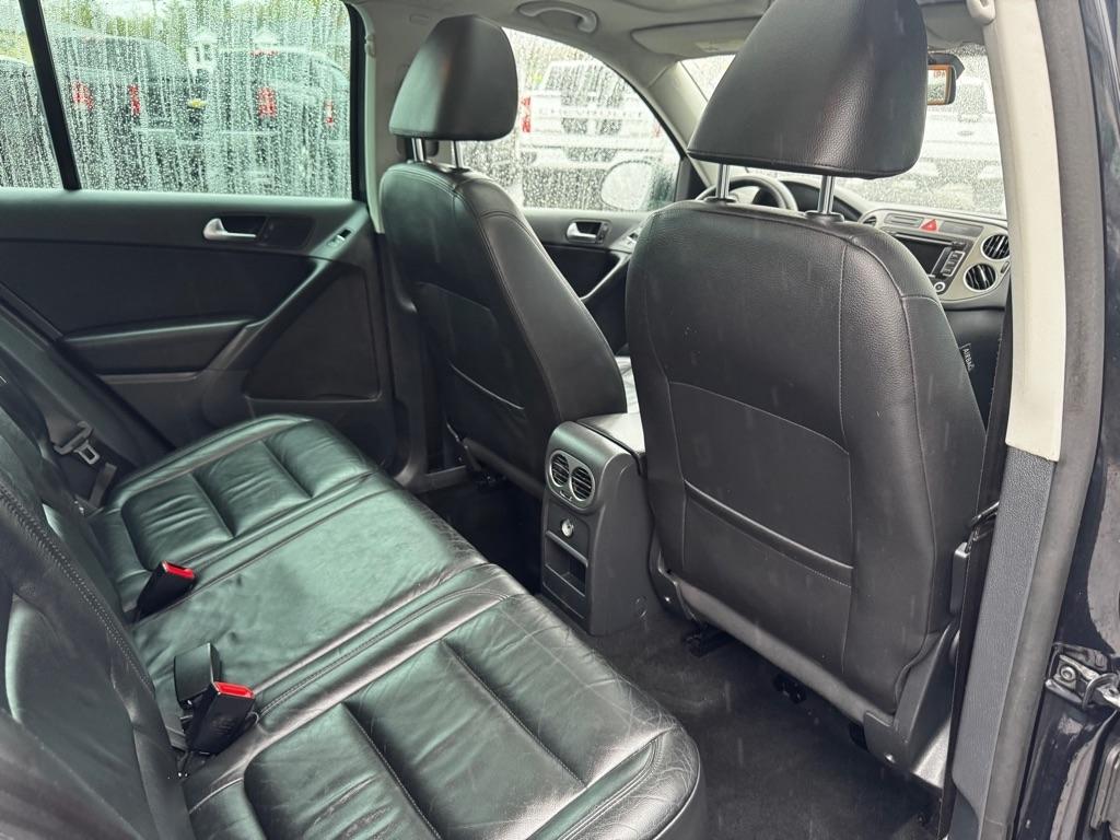 Volkswagen Tiguan 4WD 4dr S 4Motion 2011