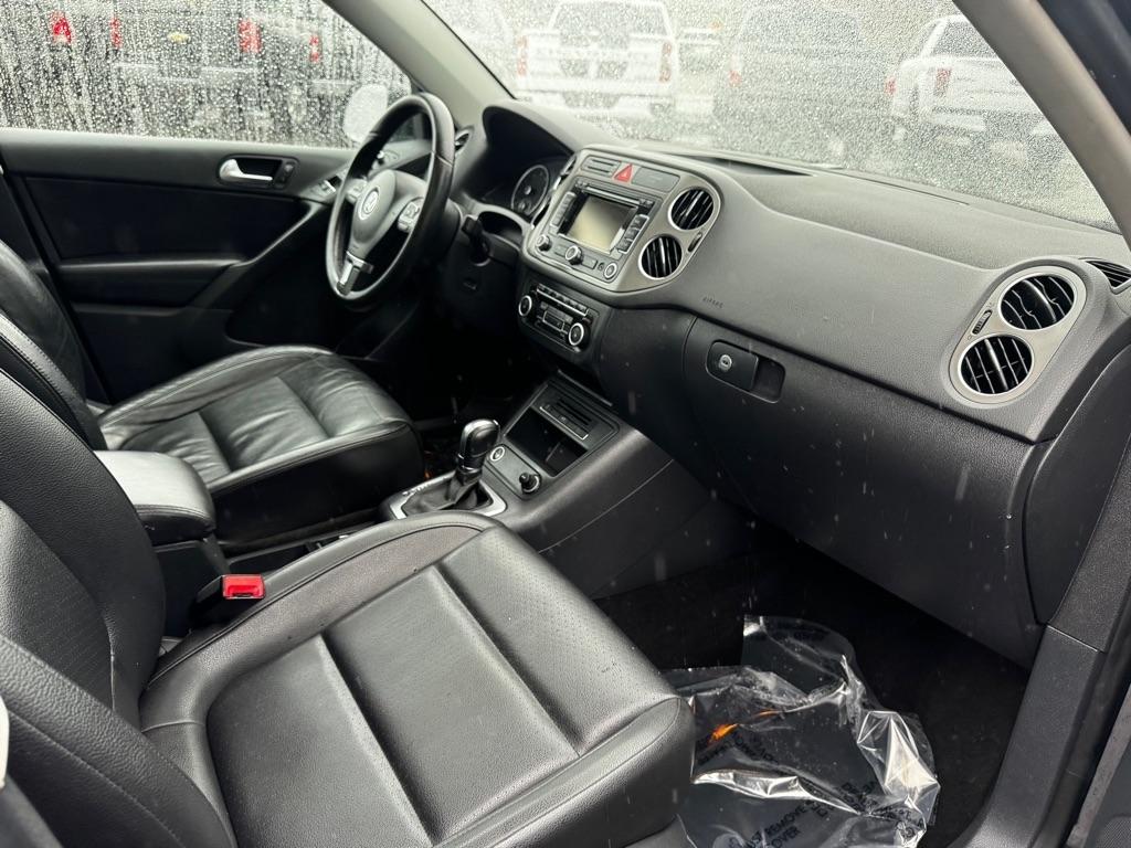 Volkswagen Tiguan 4WD 4dr S 4Motion 2011