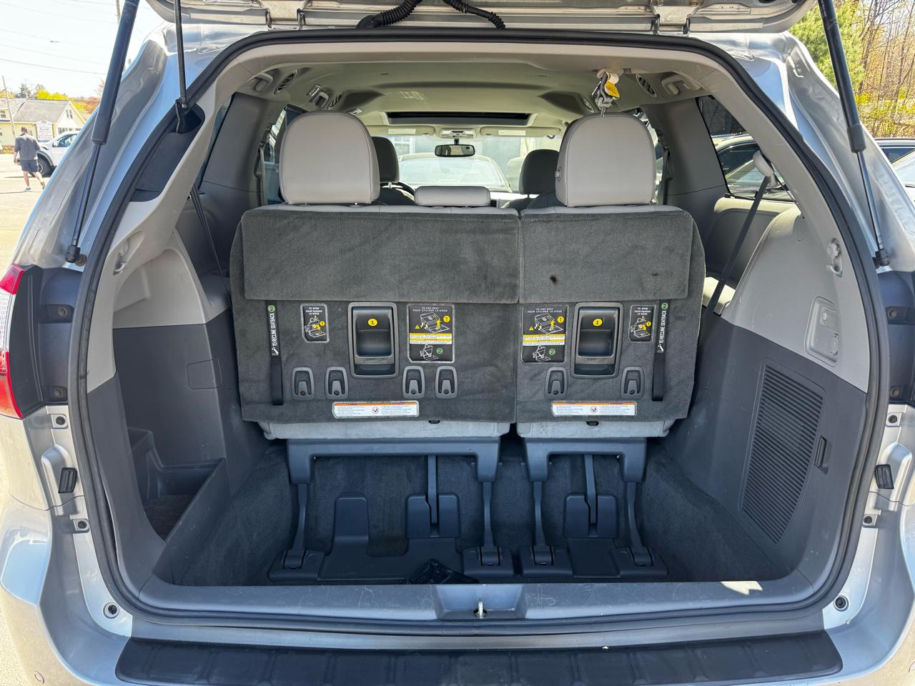 Toyota Sienna 5dr 7-Pass Van XLE Premium AWD (Natl) 2015