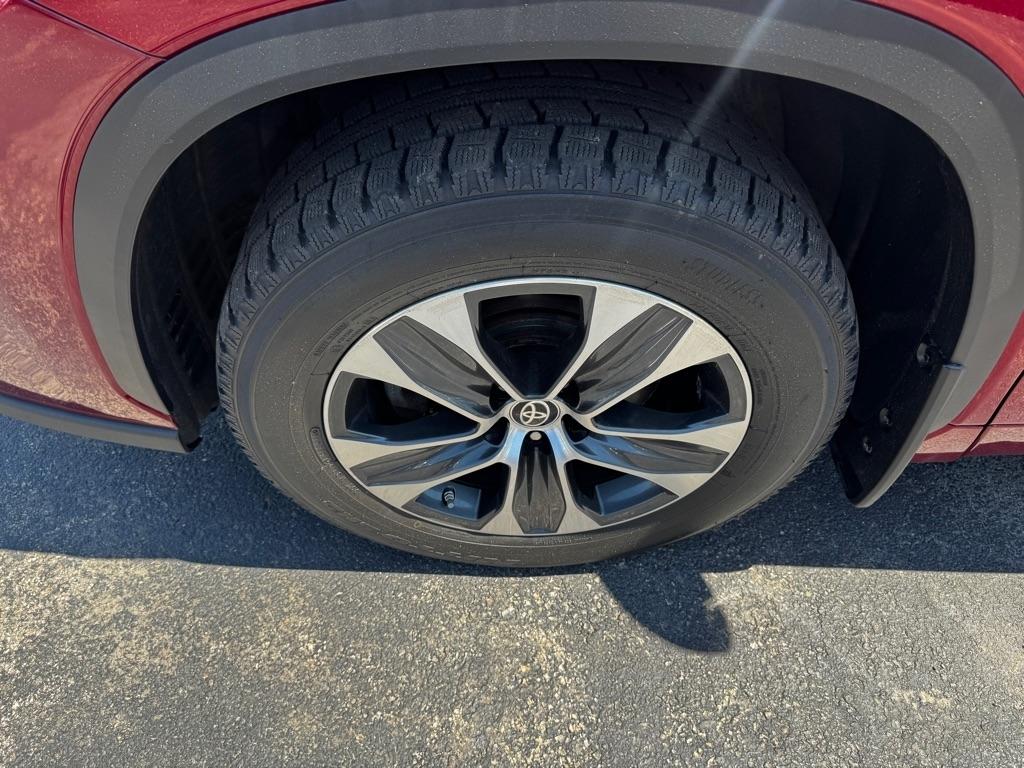 Toyota Highlander XLE AWD (Natl) 2022