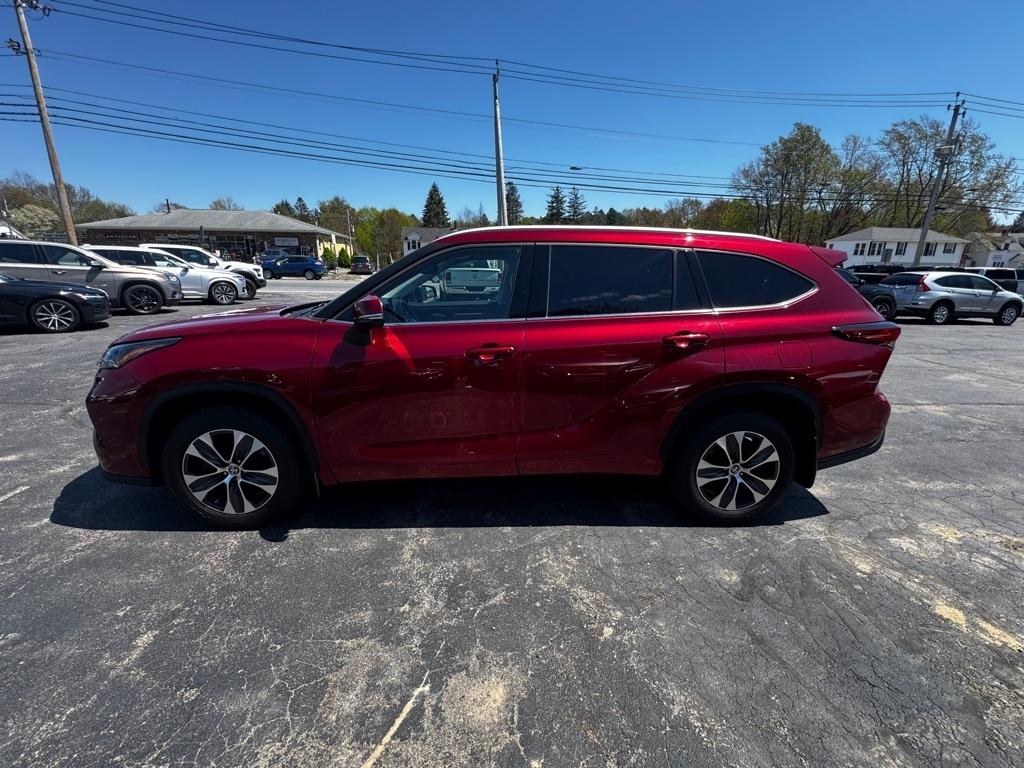 Toyota Highlander XLE AWD (Natl) 2022