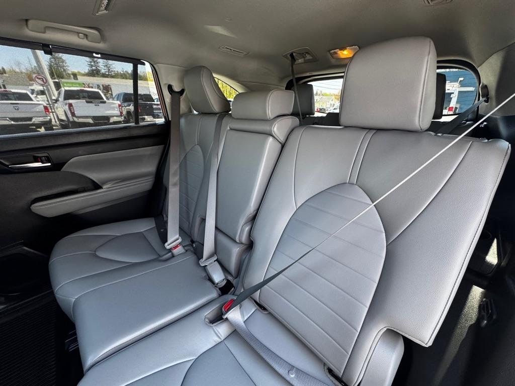 Toyota Highlander XLE AWD (Natl) 2022