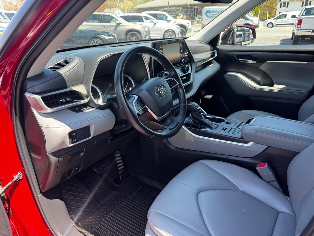 Toyota Highlander XLE AWD (Natl) 2022