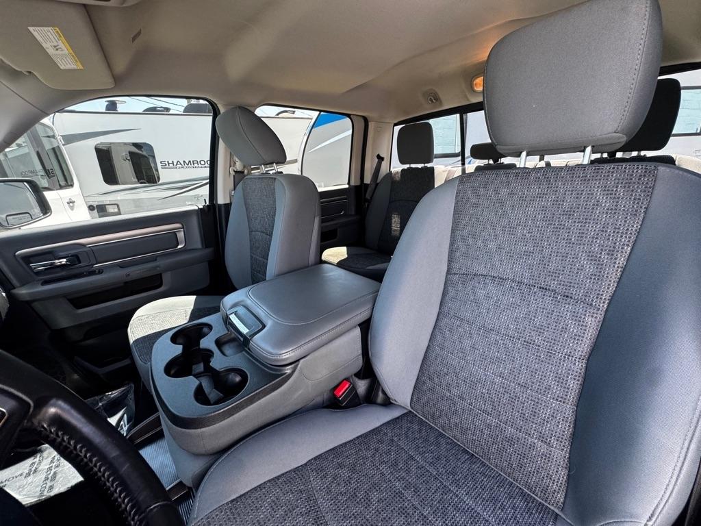 RAM 1500 Big Horn 4x4 Crew Cab 5'7" Box 2018