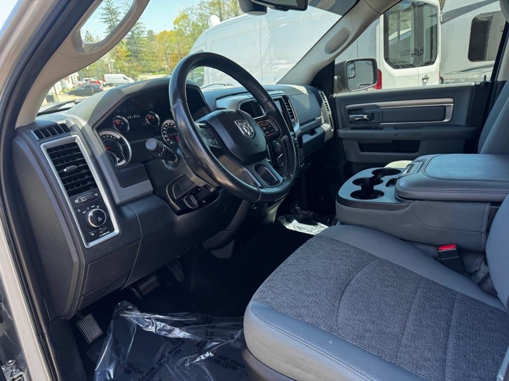 RAM 1500 Big Horn 4x4 Crew Cab 5'7" Box 2018