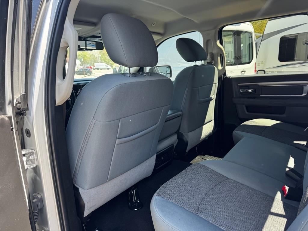 RAM 1500 Big Horn 4x4 Crew Cab 5'7" Box 2018