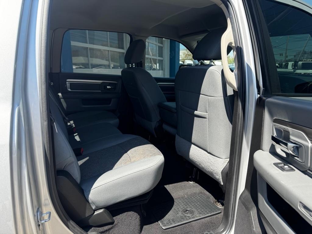 RAM 1500 Big Horn 4x4 Crew Cab 5'7" Box 2018