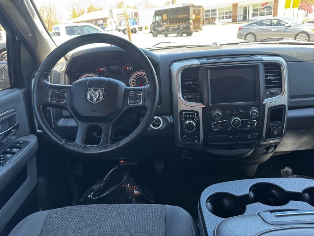 RAM 1500 Big Horn 4x4 Crew Cab 5'7" Box 2018