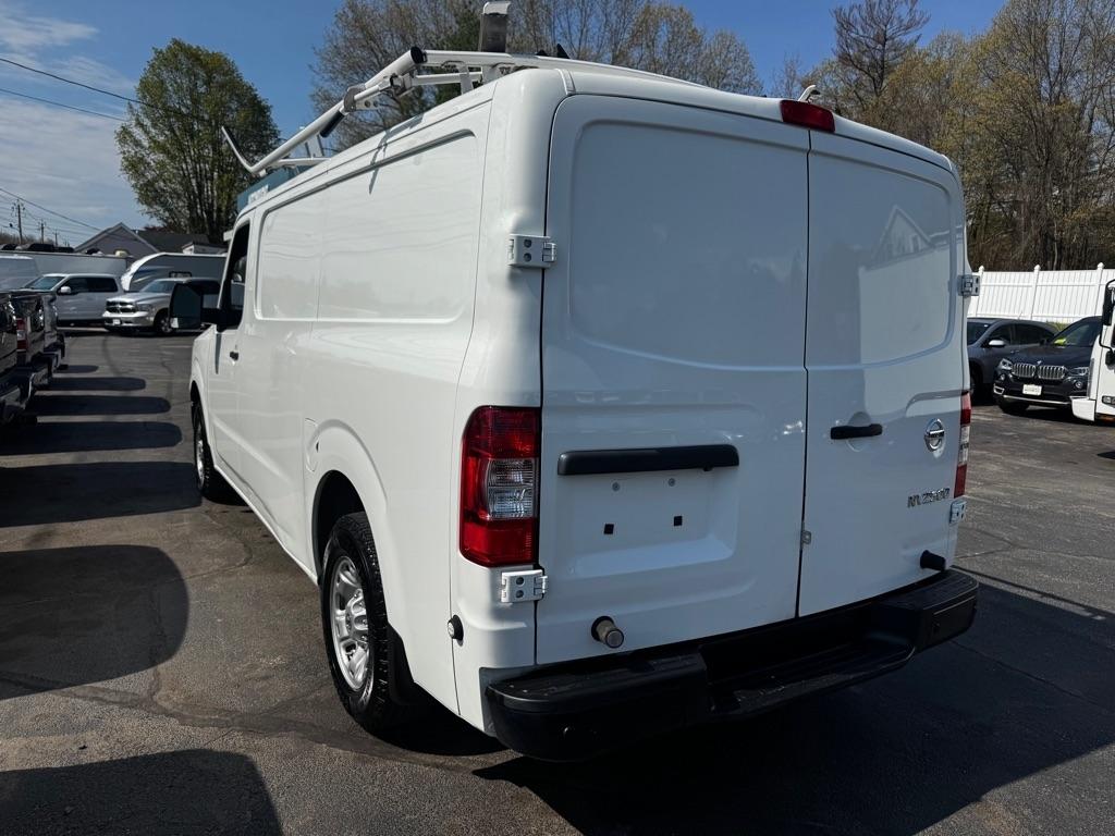 Nissan NV Cargo NV2500 HD Standard Roof V6 SV 2021