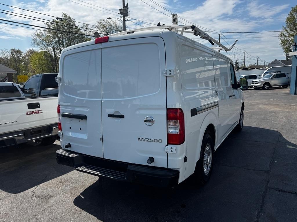 Nissan NV Cargo NV2500 HD Standard Roof V6 SV 2021