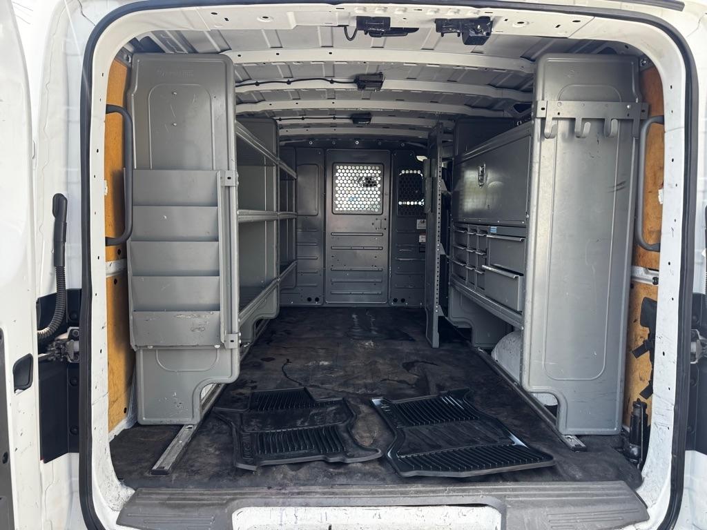 Nissan NV Cargo NV2500 HD Standard Roof V6 SV 2021