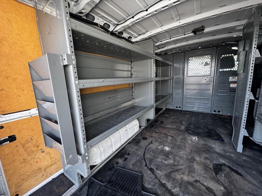 Nissan NV Cargo NV2500 HD Standard Roof V6 SV 2021