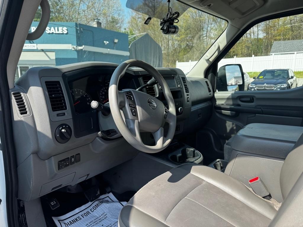 Nissan NV Cargo NV2500 HD Standard Roof V6 SV 2021