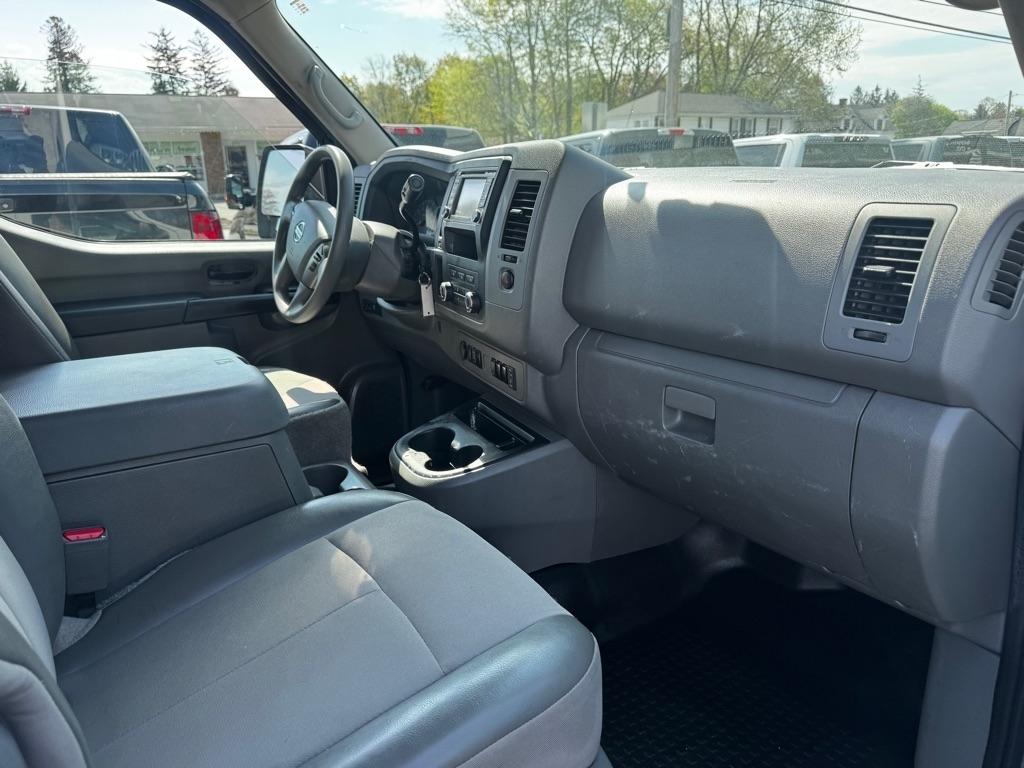 Nissan NV Cargo NV2500 HD Standard Roof V6 SV 2021