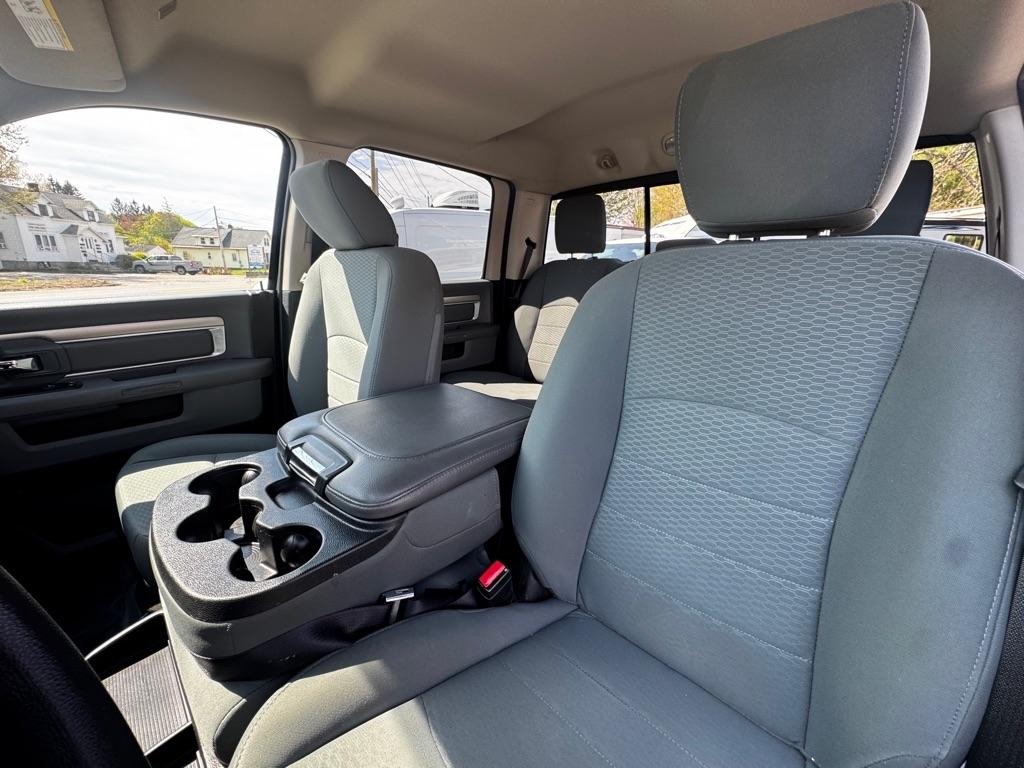 RAM 1500 SLT 4x4 Crew Cab 6'4" Box 2018