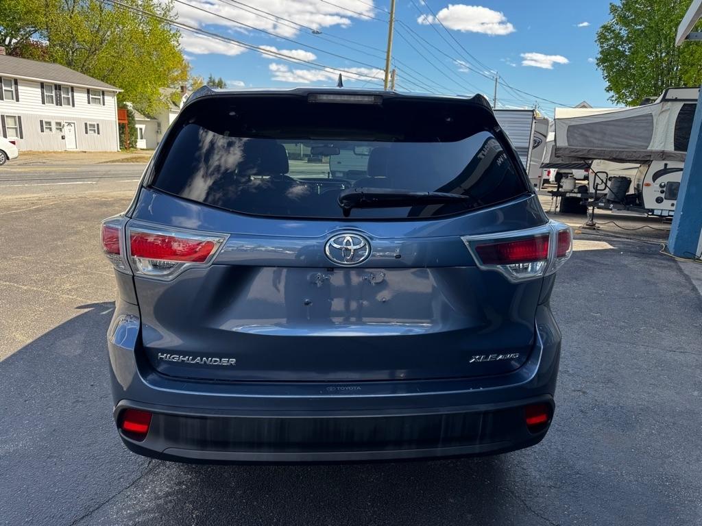 Toyota Highlander AWD 4dr V6 XLE (Natl) 2015