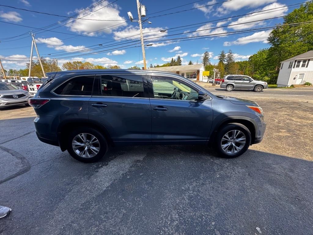 Toyota Highlander AWD 4dr V6 XLE (Natl) 2015
