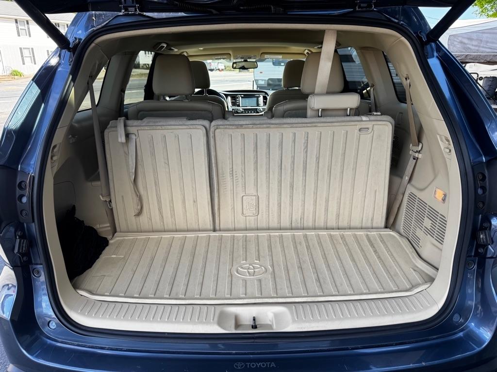 Toyota Highlander AWD 4dr V6 XLE (Natl) 2015