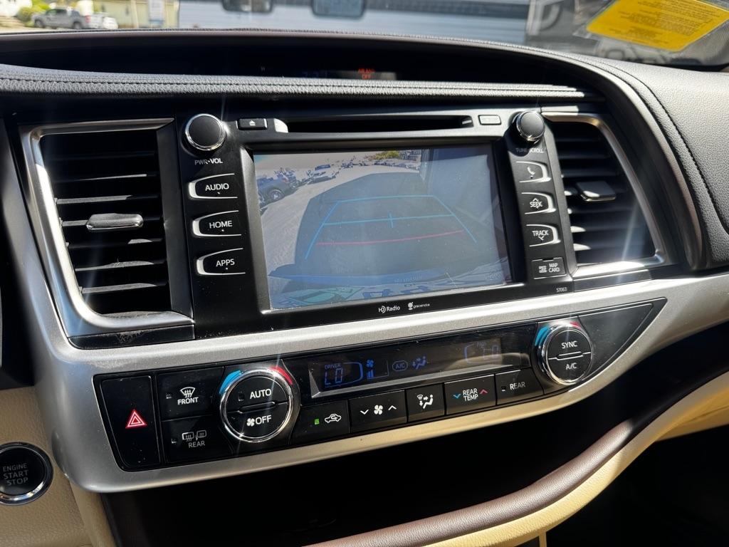 Toyota Highlander AWD 4dr V6 XLE (Natl) 2015