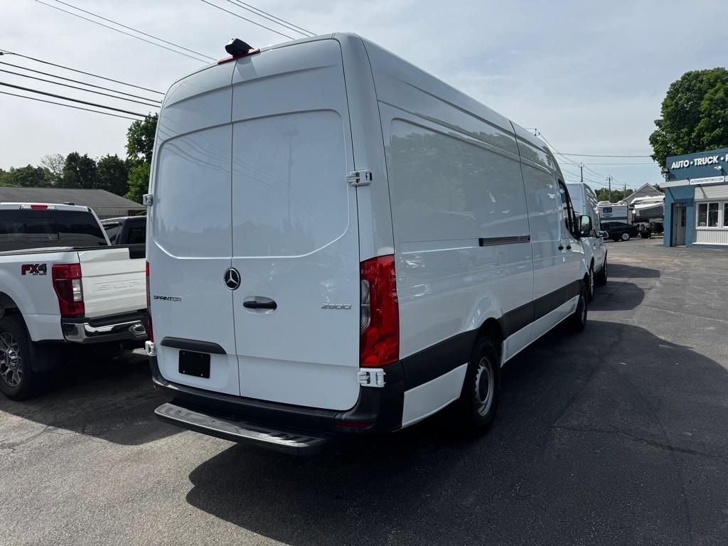 Mercedes-Benz Sprinter Cargo Van 2500 High Roof I4 Gas 170" RWD 2023