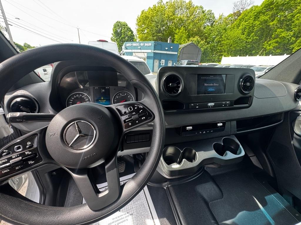 Mercedes-Benz Sprinter Cargo Van 2500 High Roof I4 Gas 170" RWD 2023