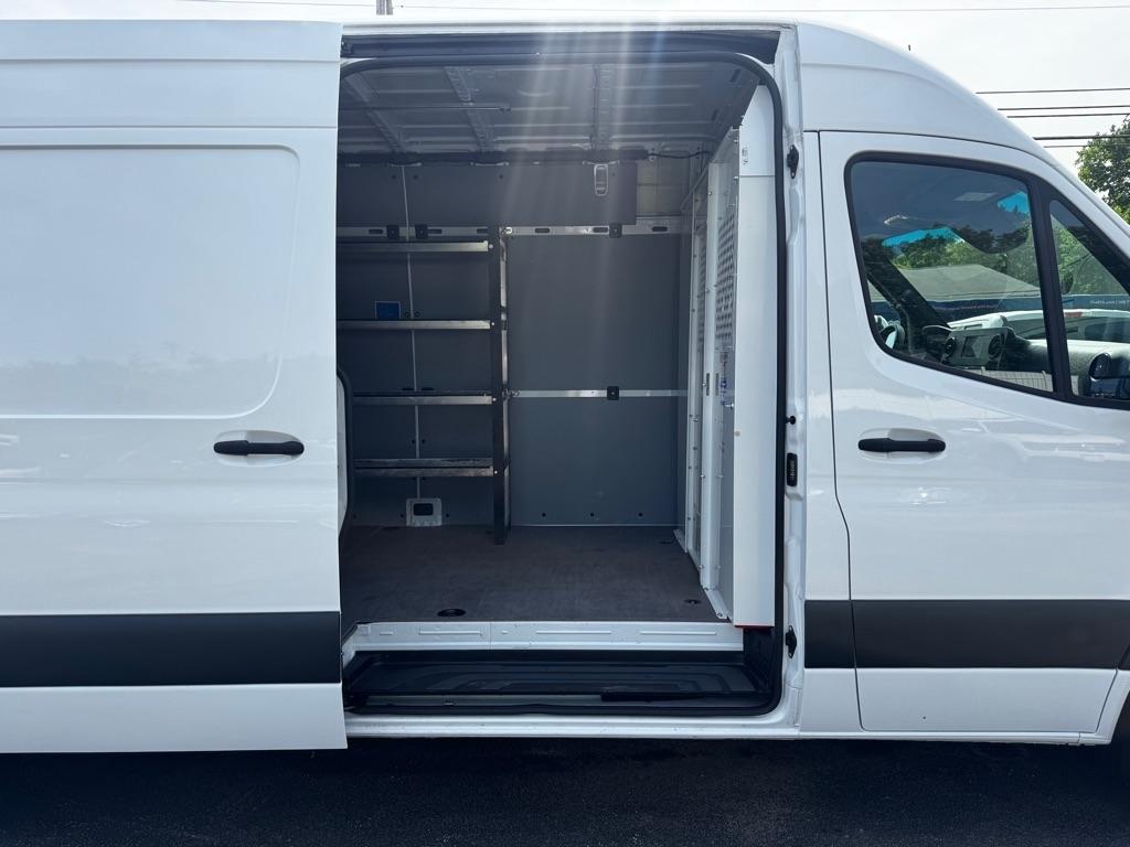 Mercedes-Benz Sprinter Cargo Van 2500 High Roof I4 Gas 170" RWD 2023